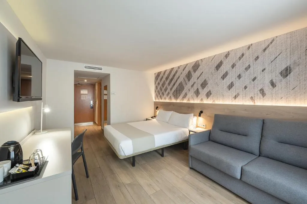 FAMILY ROOM STANDARD Room, Port Alicante - Playa de San Juan, Costa Blanca