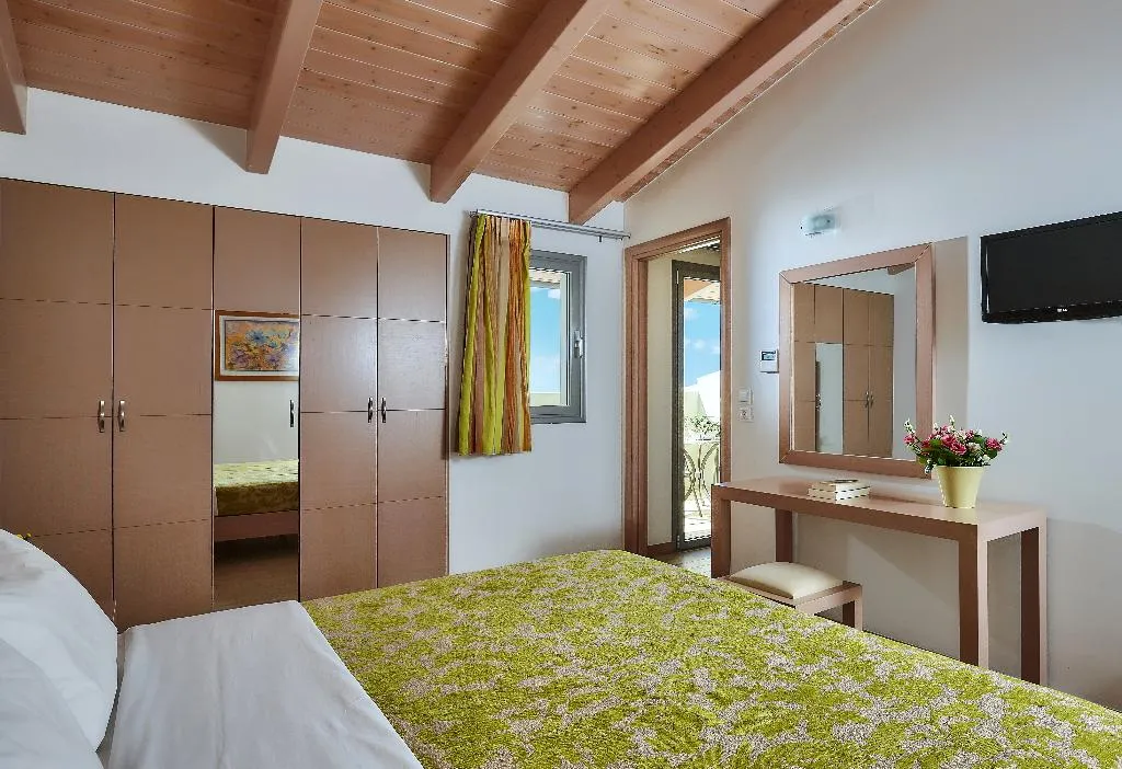 JUNIOR SUITE STANDARD Room, Panormo Beach, Crete
