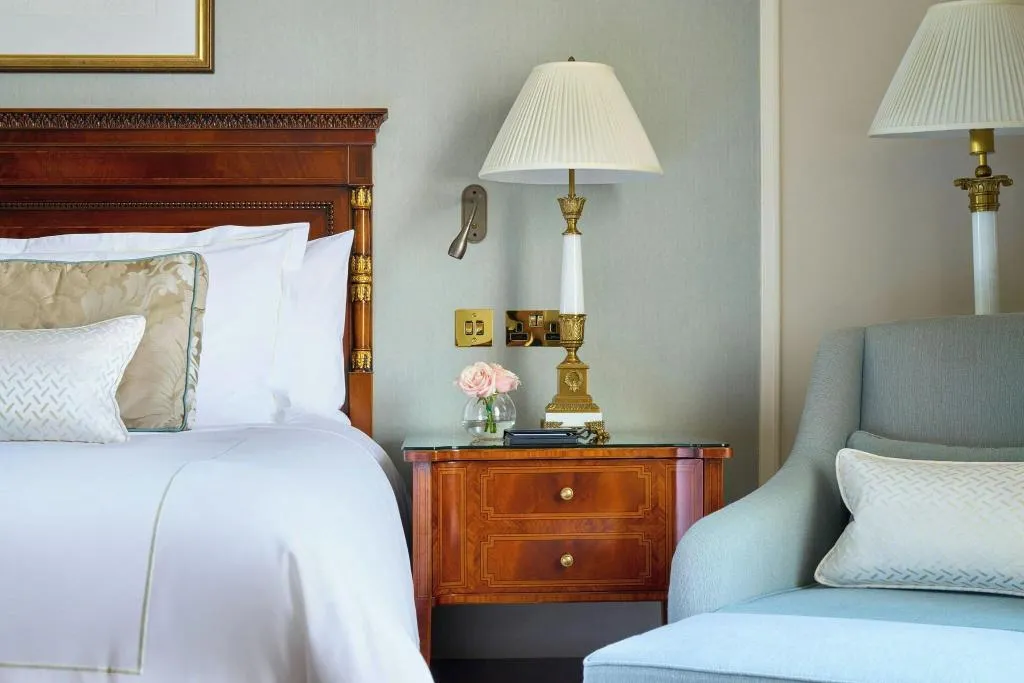 DOUBLE PREMIUM KING BED Room, The Shelbourne, Autograph Collection, Dublin