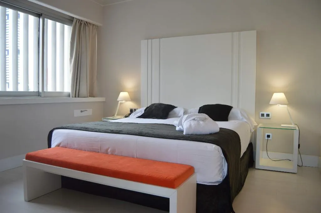 JUNIOR SUITE STANDARD Room, Hotel Chamartin the One, Madrid