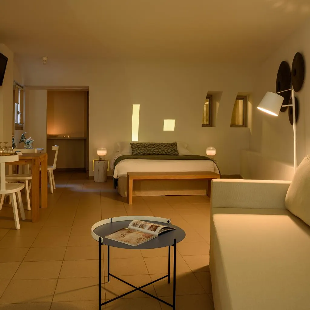 SUITE CAPACITY 3 Room, Panorama Santorini Boutique Hotel, Santorini