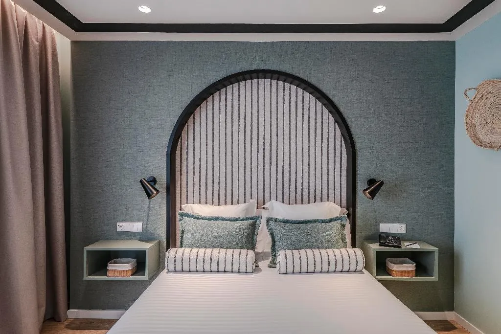Double or Twin STANDARD Room, Vincci Bonjardim, Porto