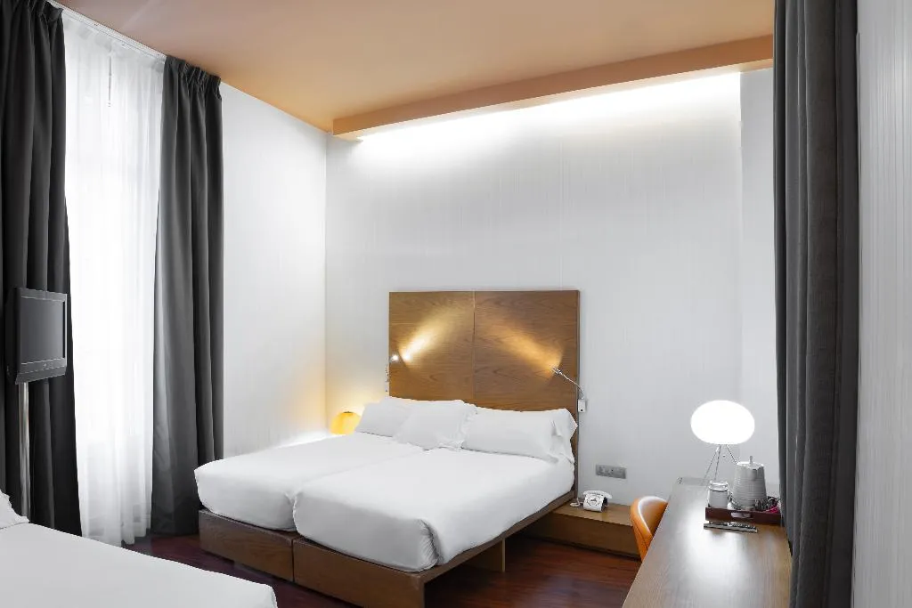 TRIPLE STANDARD Room, Petit Palace Plaza Malaga, Costa Del Sol