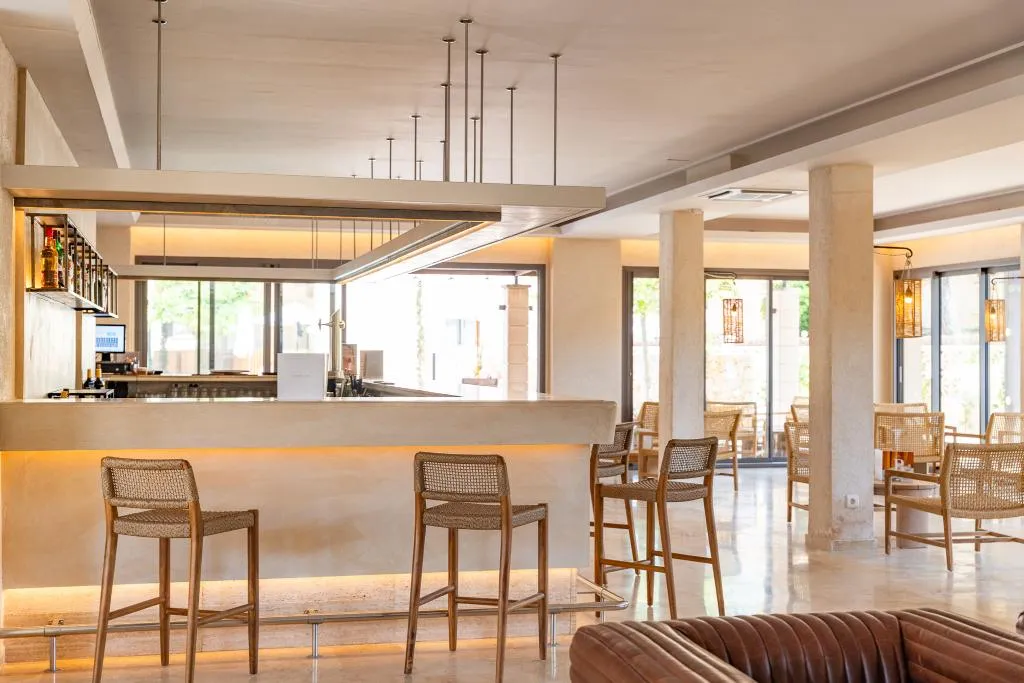 Bar, Canyamel Sun Suites, Majorca
