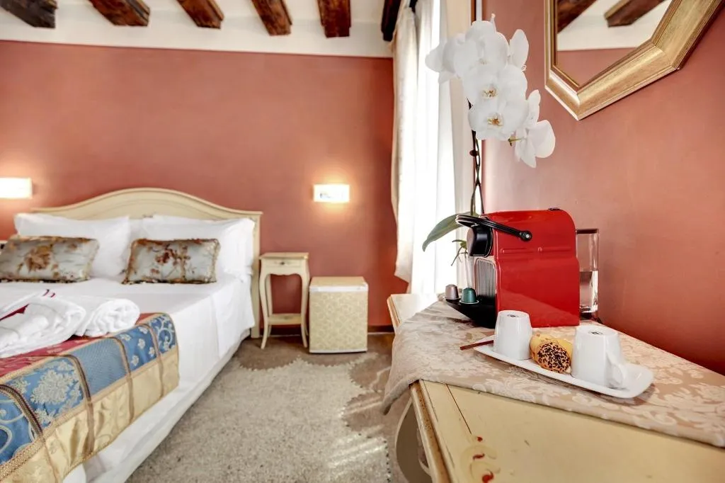 Room, Ca' Riza, Venice