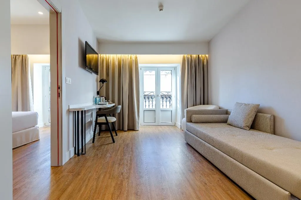QUADRUPLE STANDARD Room, Petit Palace Plaza de la Reina, Valencia