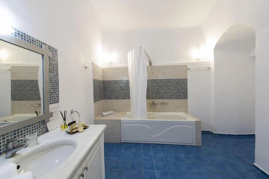 Room, Kastro Suites, Santorini
