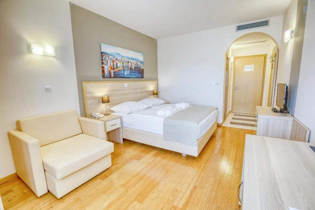 DOUBLE DELUXE WITH TERRACE Room, Villa Miramar, Split