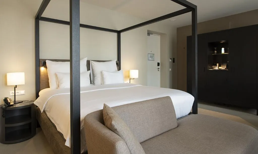 DOUBLE DELUXE PREMIUM Room, Pestana Amsterdam Riverside, Amsterdam
