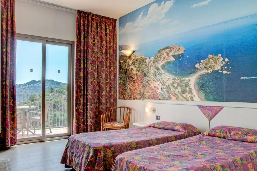 Room, Antares, Catania