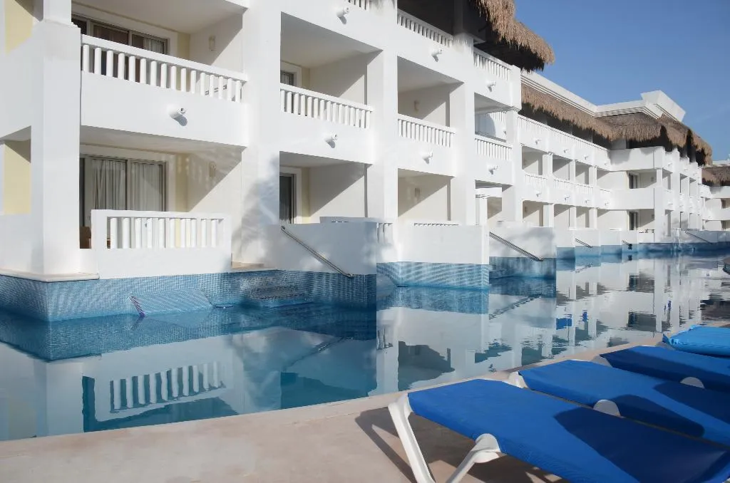 JUNIOR SUITE DELUXE Room, Grand Sunset Princess All Inclusive, Cancun Area