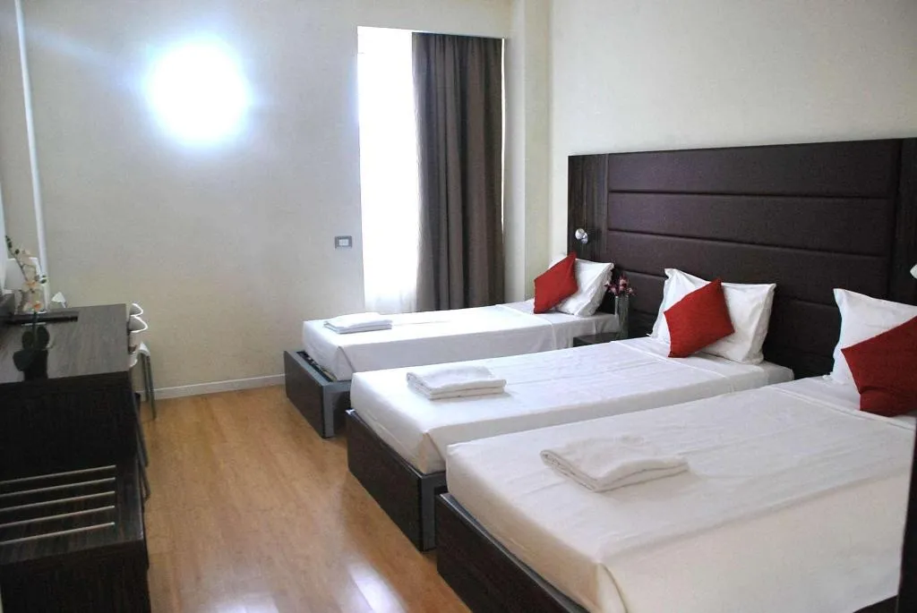 Room, iH Hotels Milano Centrale, Milan