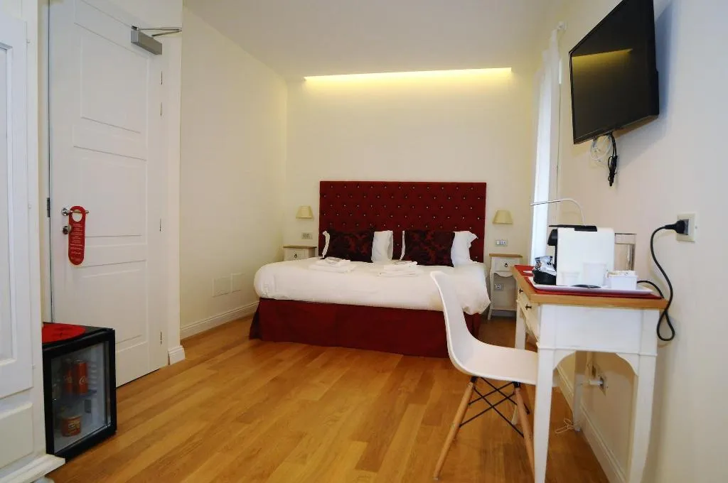 Room, Magia A Trilussa, Rome