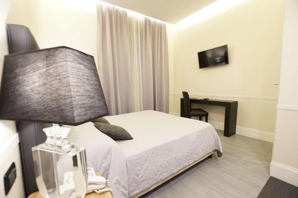 Room, Giglio Dell'Opera, Rome