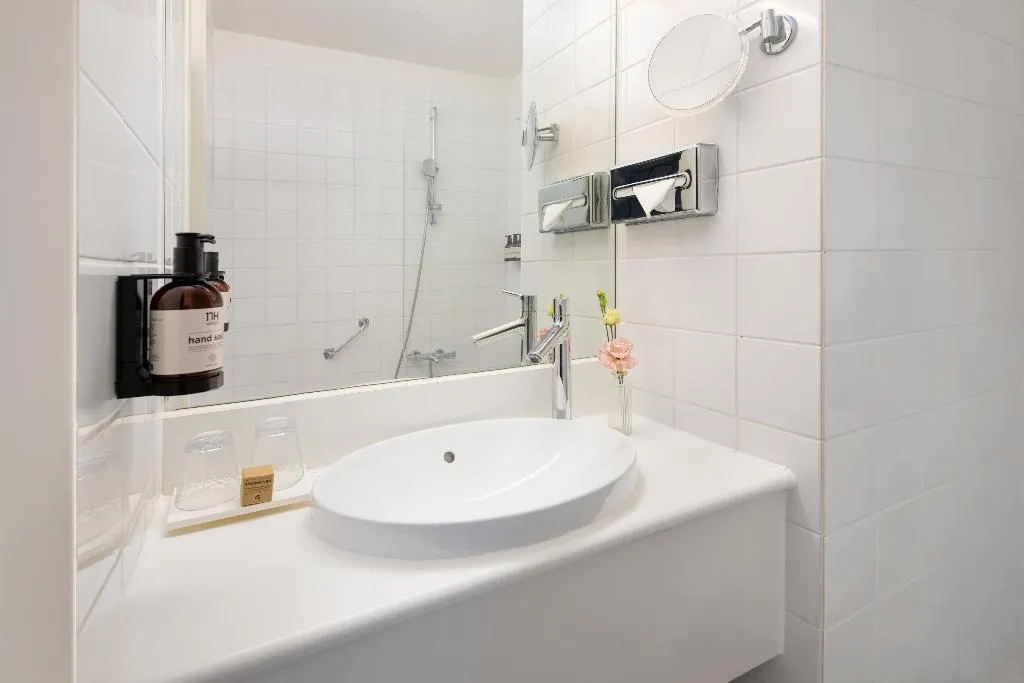 DOUBLE STANDARD Room, NH Zandvoort, Amsterdam
