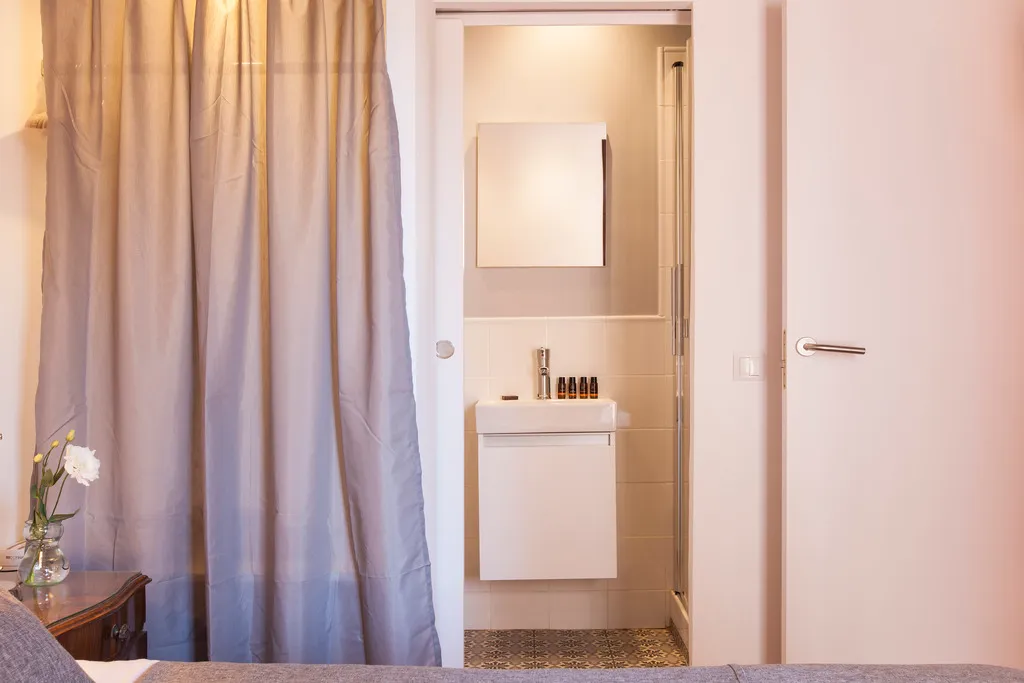 APARTMENT WITH BALCONY Room, Charming Flats by Aspasios, Barcelona