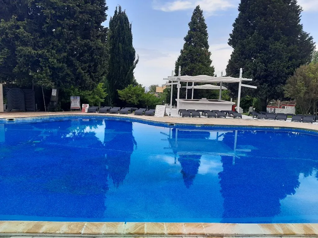 Pool, Detelina, Varna