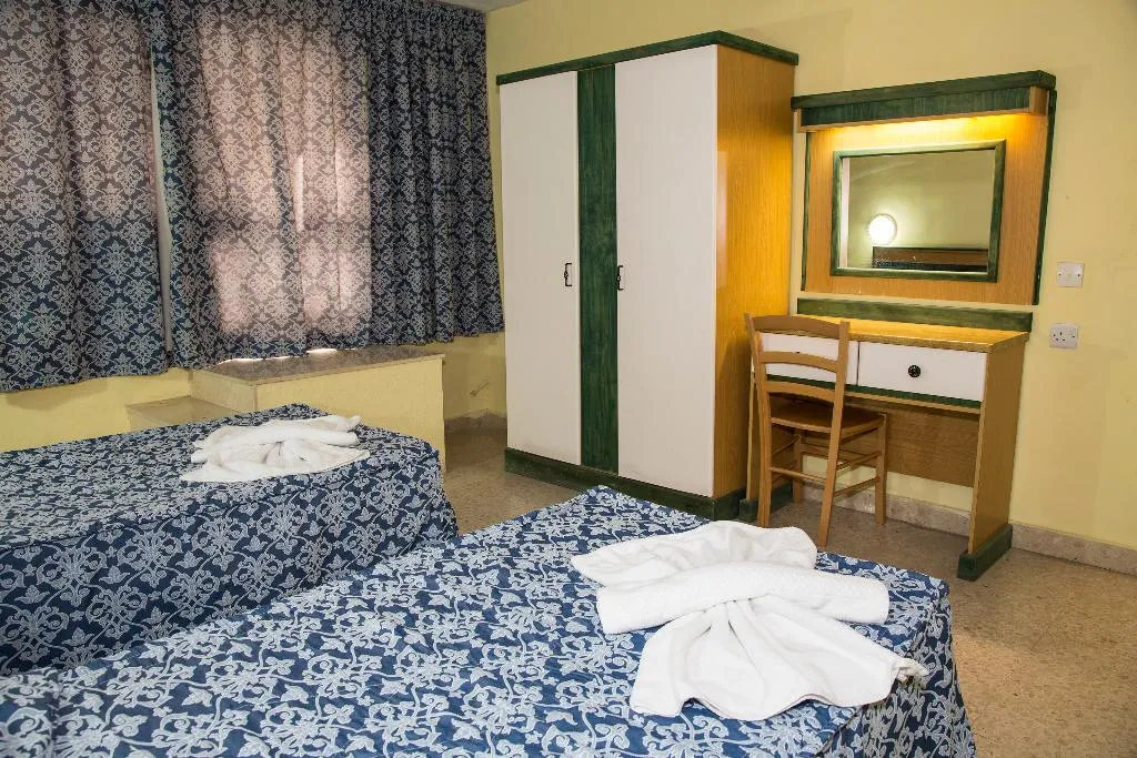 APARTMENT CAPACITY 3 ONE BEDROOM Room, Burlington Apartments, Malta