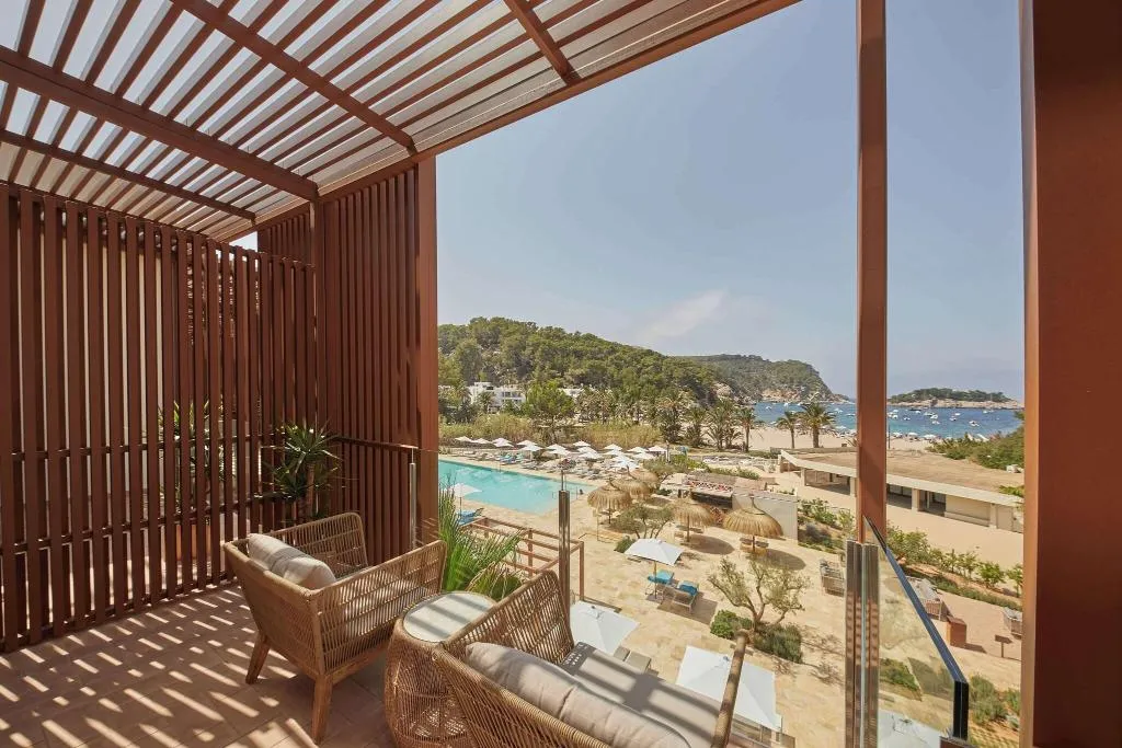 Room, Cala San Miguel Ibiza Res, Curio Colllec by Hilton, Ibiza