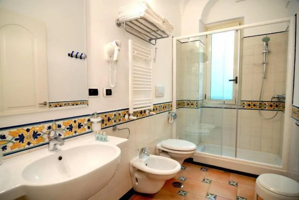 TRIPLE TWO BEDS Room, Bellevue, Naples