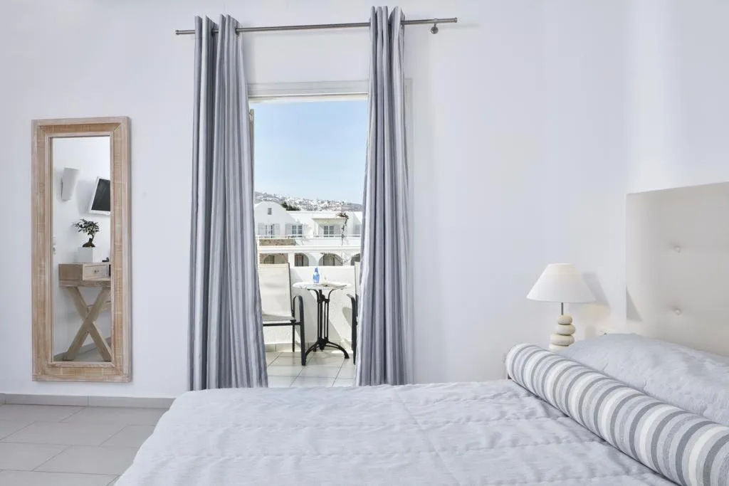 Room, Aegean Plaza, Santorini