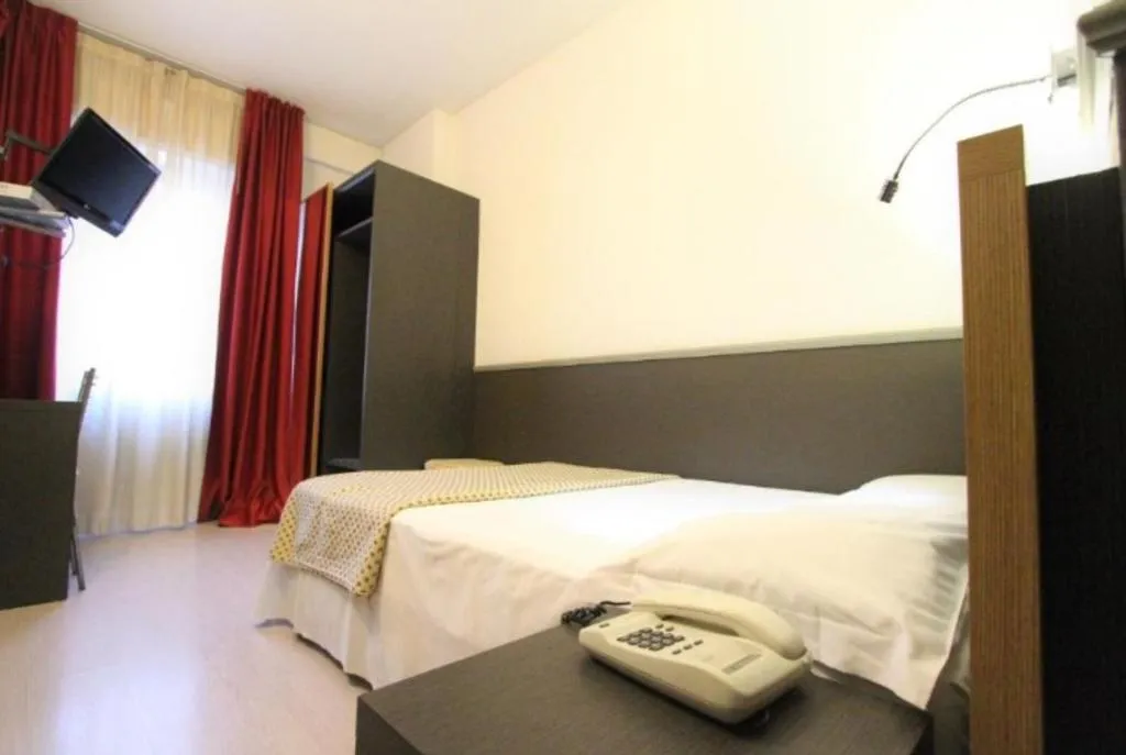 DOUBLE ECONOMY Room, Corallo Milano, Milan