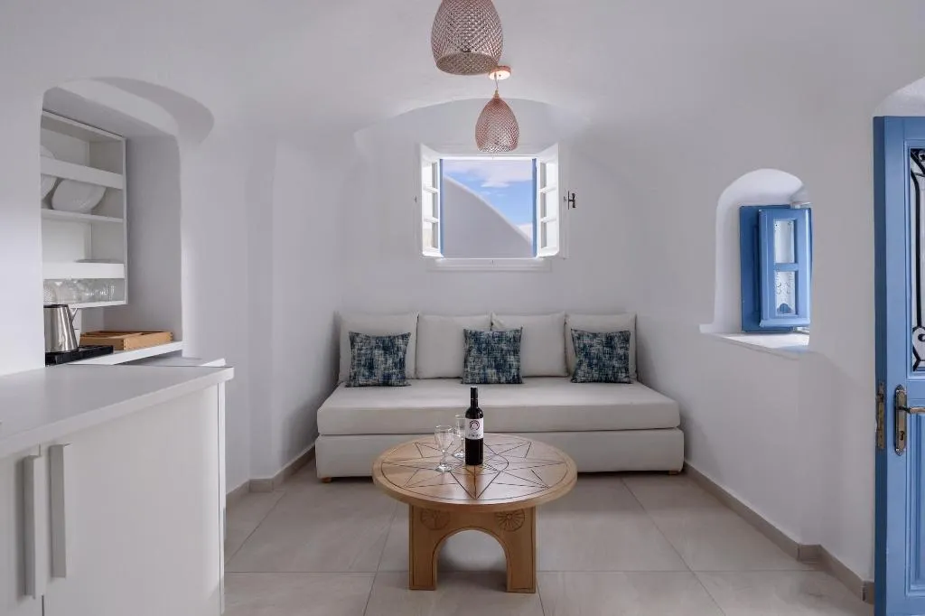 Room, Kamares Apartments, Santorini