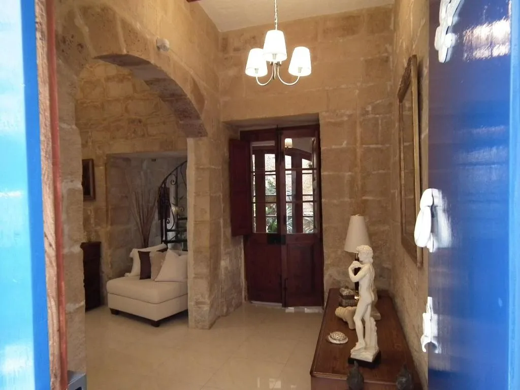 Lobby, Loggia Mariposa, Malta