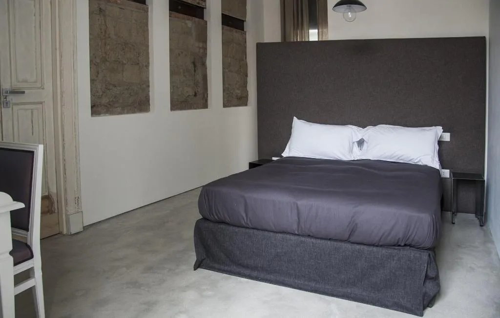 Room, Belledonne Suite & Gallery, Naples