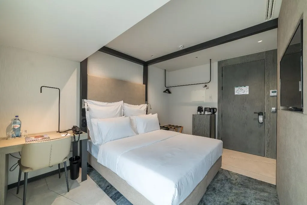 DOUBLE CITY VIEW Room, Porto Royal Bridges Hotel, Porto