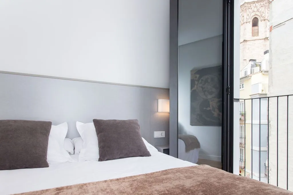 APARTMENT TWO BEDROOMS Room, Mon Suites Catedral, Valencia