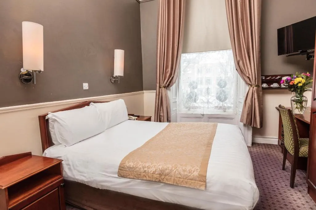Room, The Lansdowne Hotel, Dublin