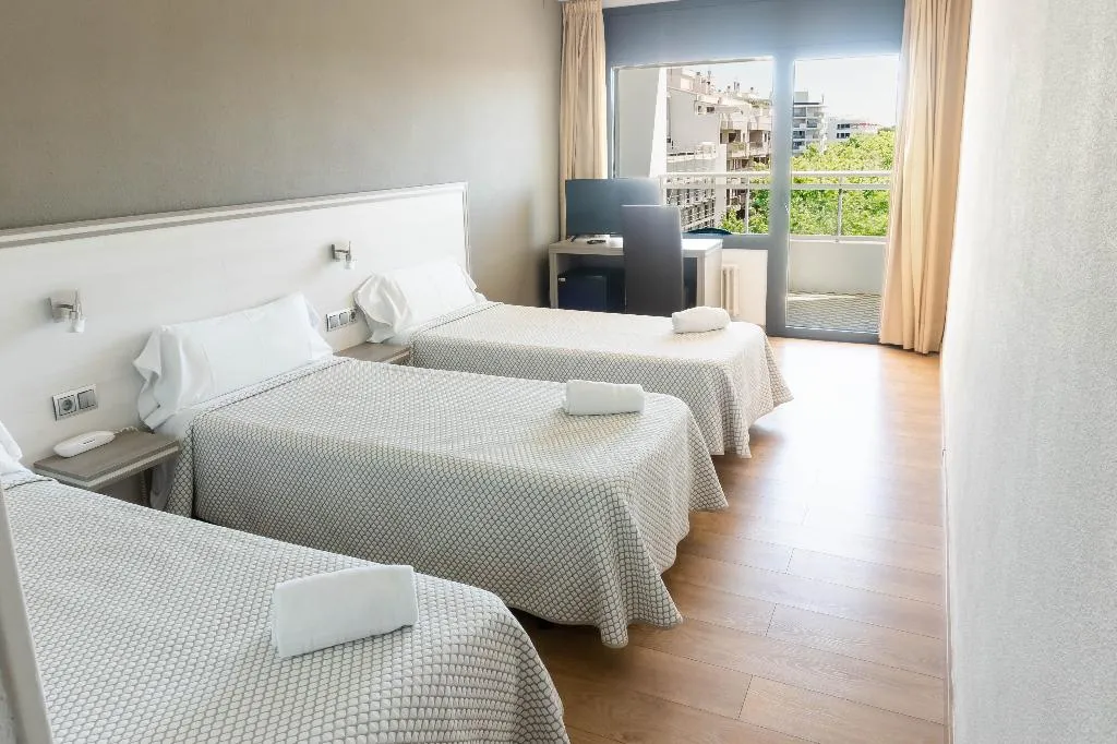 TRIPLE STANDARD Room, Planas, Costa Dorada