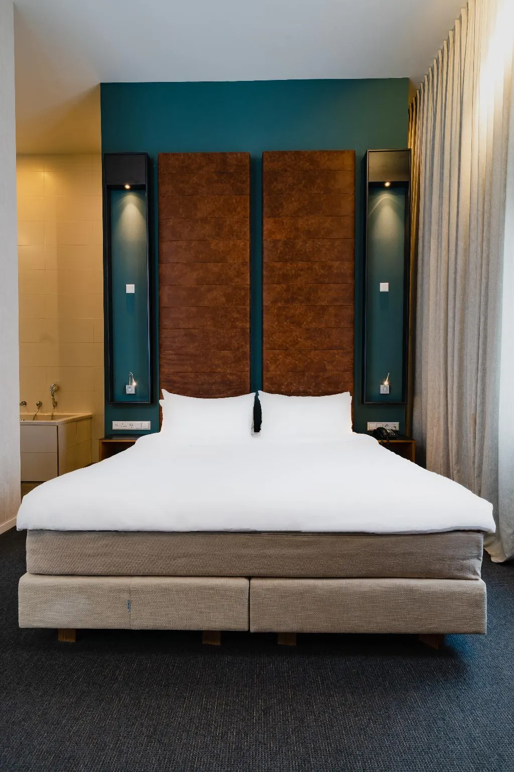 DOUBLE STANDARD Room, Hotel De Hallen, Amsterdam