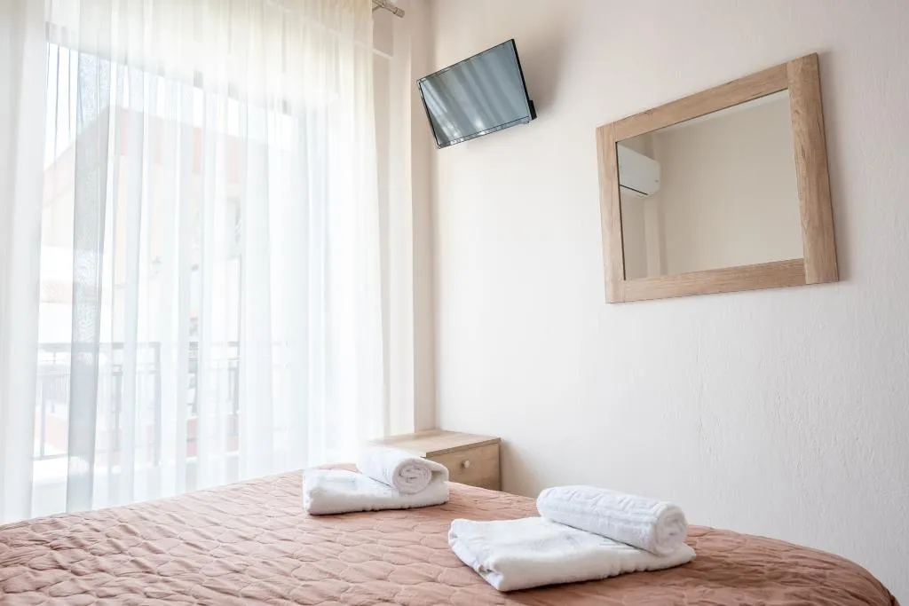 QUADRUPLE STANDARD Room, Milonas House Apartments, Halkidiki