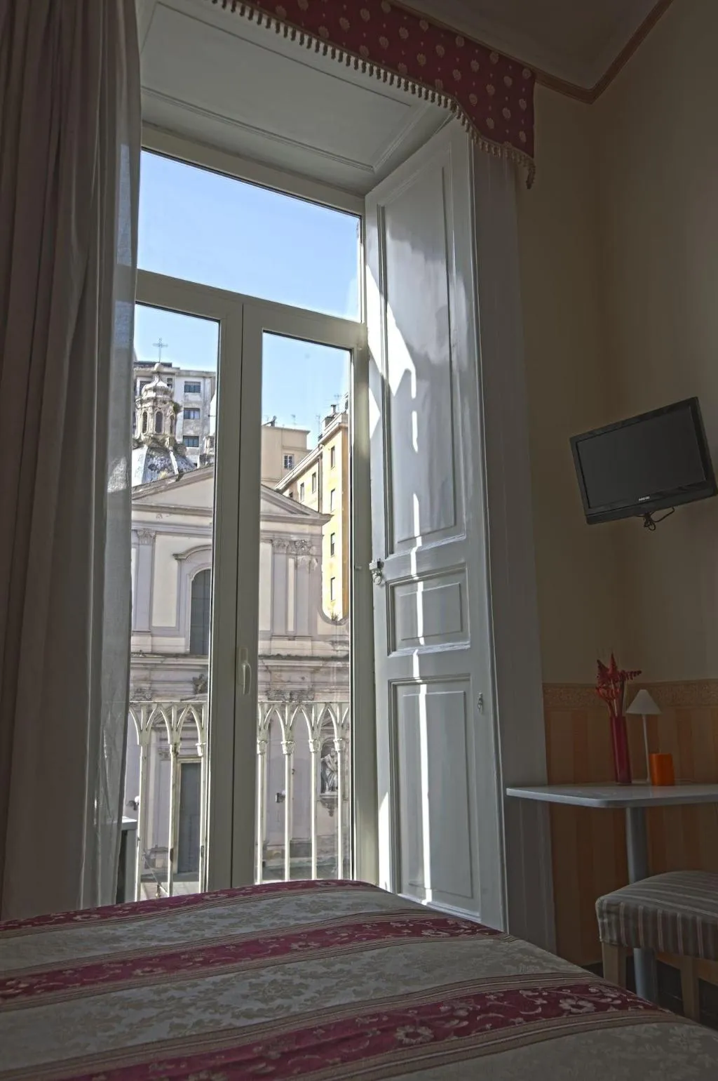 Room, Medinaples, Naples