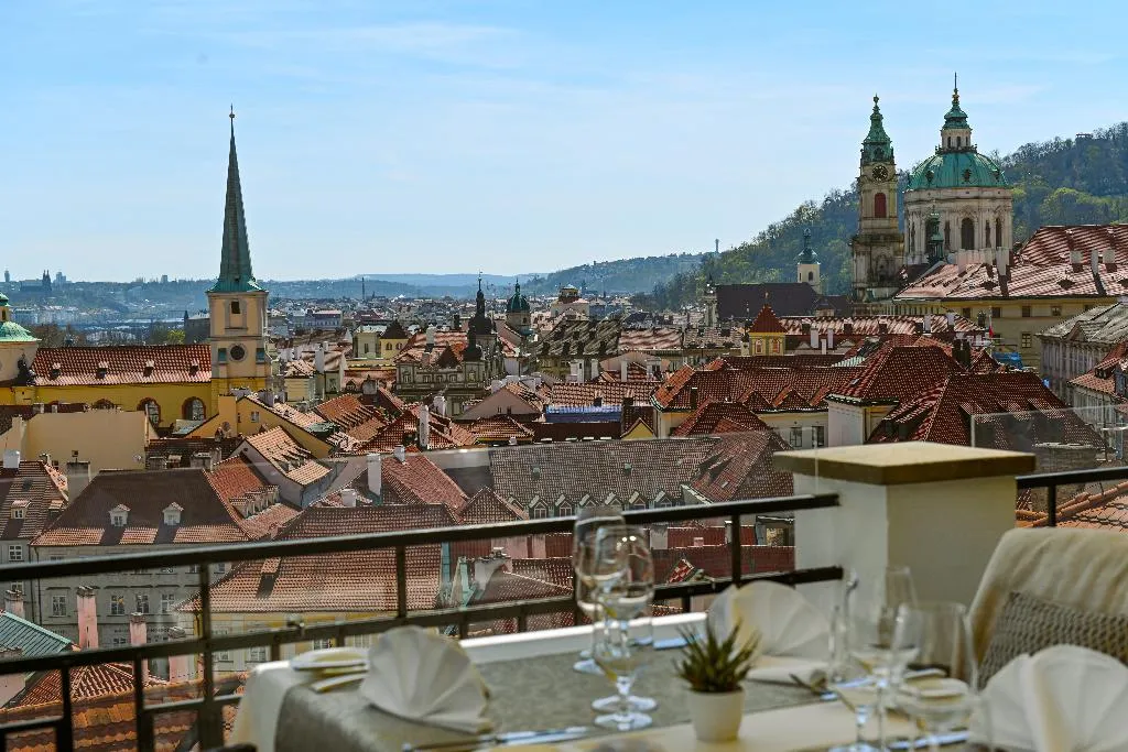 General view, Golden Well, Prague