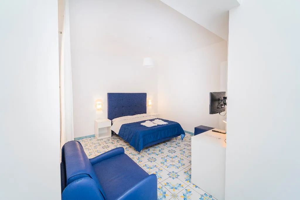 QUADRUPLE STANDARD Room, La Casa Di Aurora, Naples