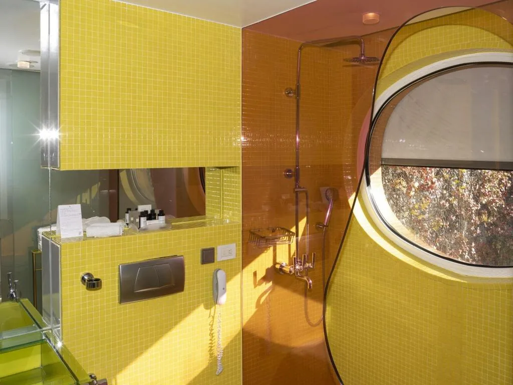 Room, Semiramis, Athens