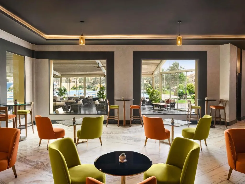 Bar, Movenpick Cairo Media City, Cairo
