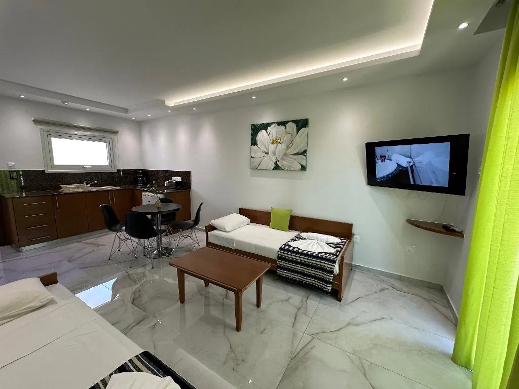 APARTMENT CAPACITY 4 Room, Loutsiana Hotel & Apartments, Cyprus