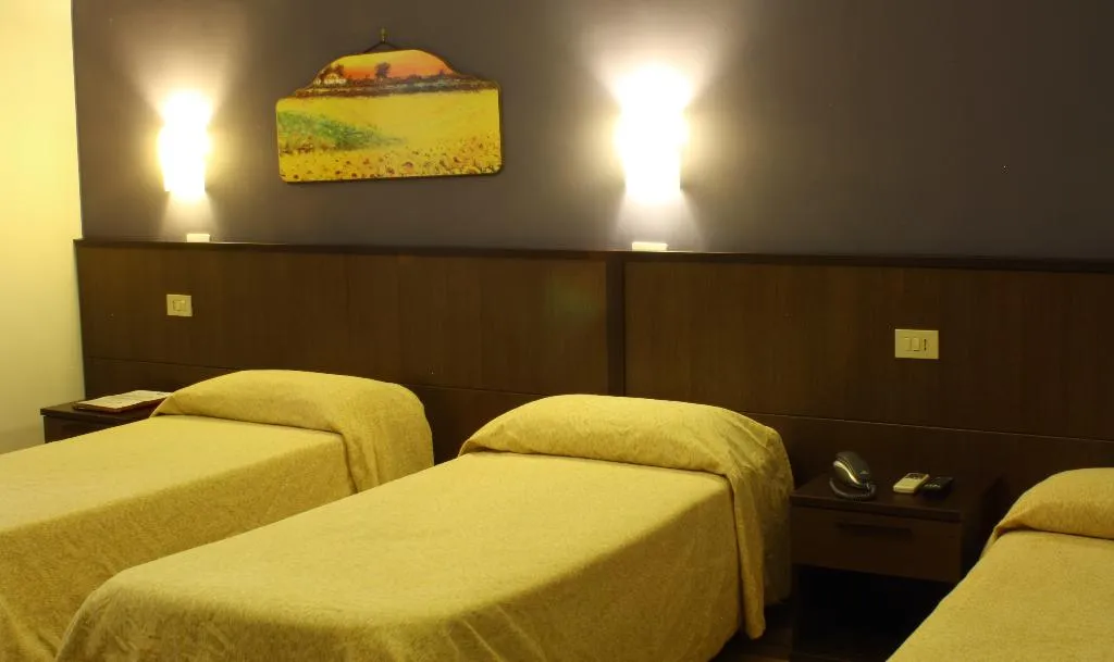 QUADRUPLE STANDARD Room, Tonic, Palermo