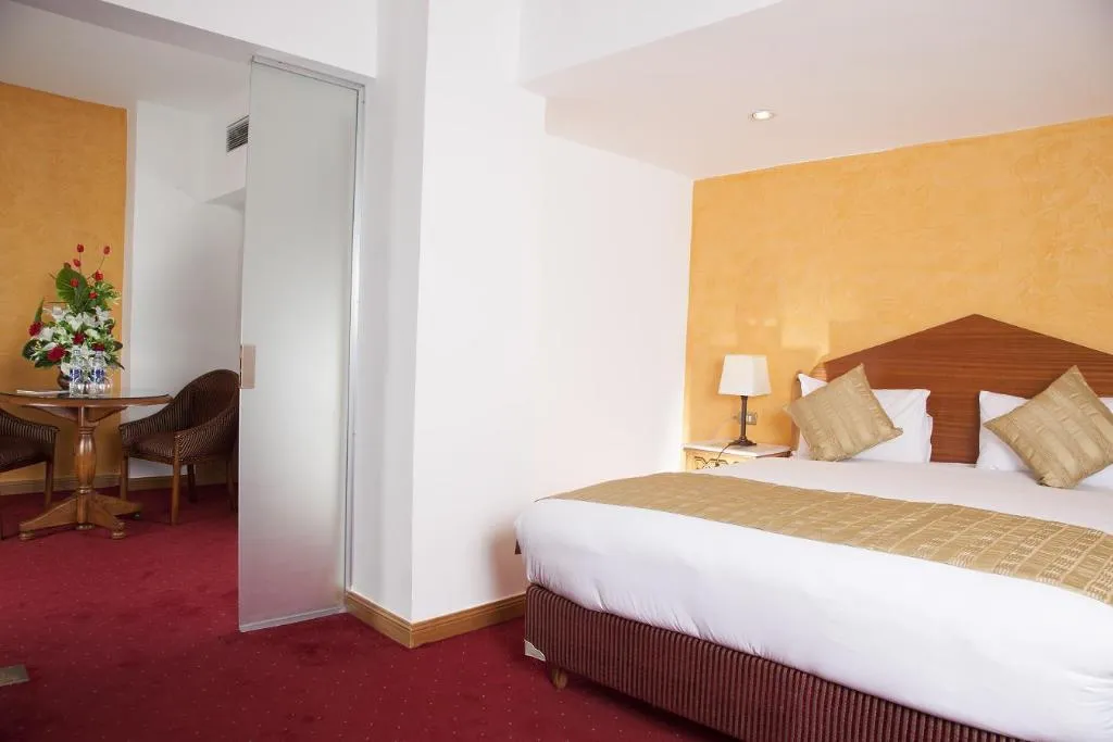 Room, Golden Tulip Flamenco Cairo, Cairo