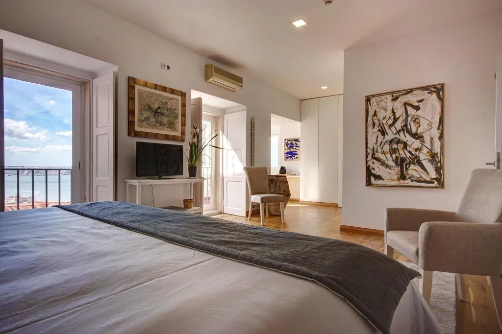 Room, Solar Dos Mouros, Lisbon