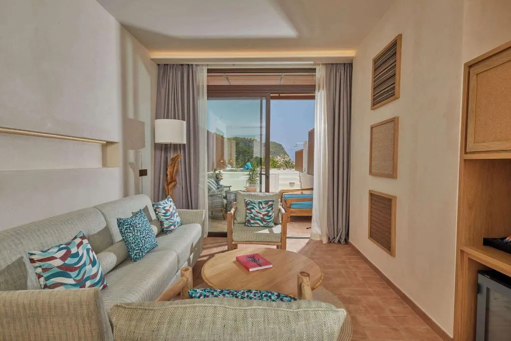 Room, Cala San Miguel Ibiza Res, Curio Colllec by Hilton, Ibiza
