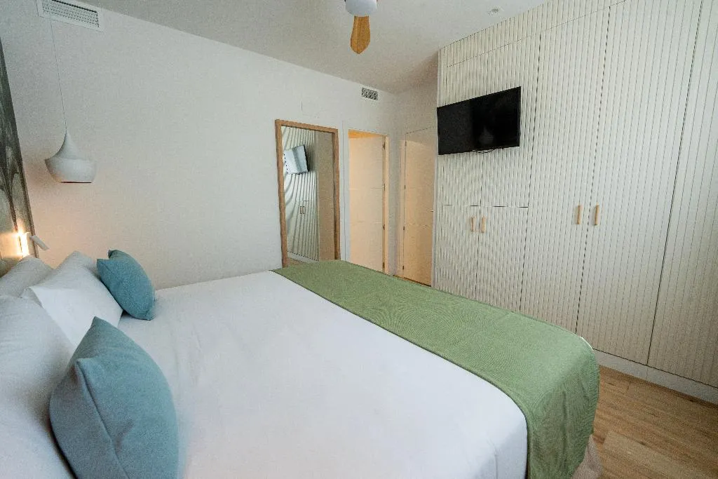 APARTMENT GARDEN VIEW TWO BEDROOMS Room, Punta Candor Suites, Costa De La Luz