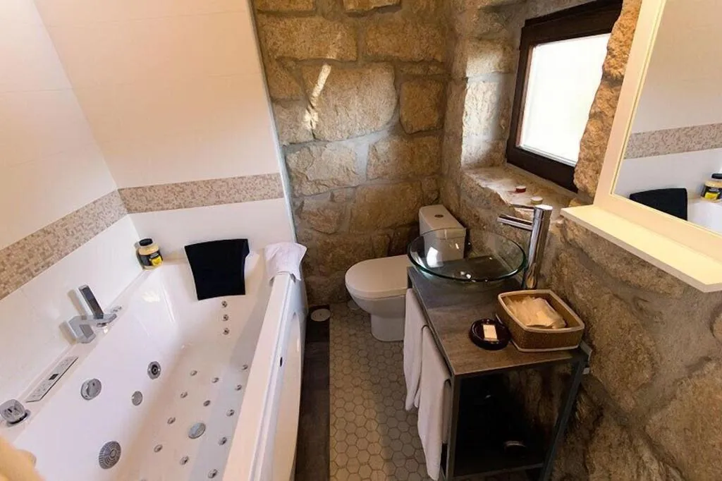 Room, Huerto San Antonio, Madrid