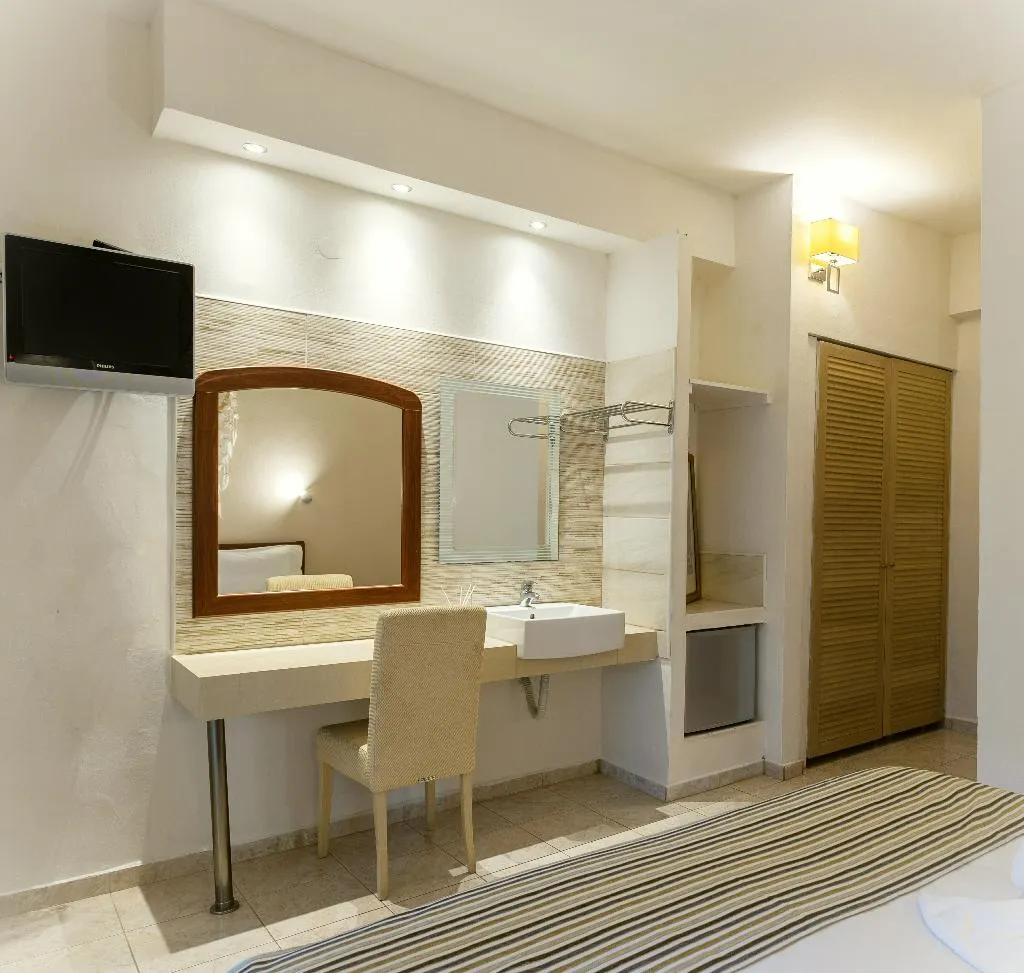 TRIPLE STANDARD Room, Malia Despina Apartments, Crete