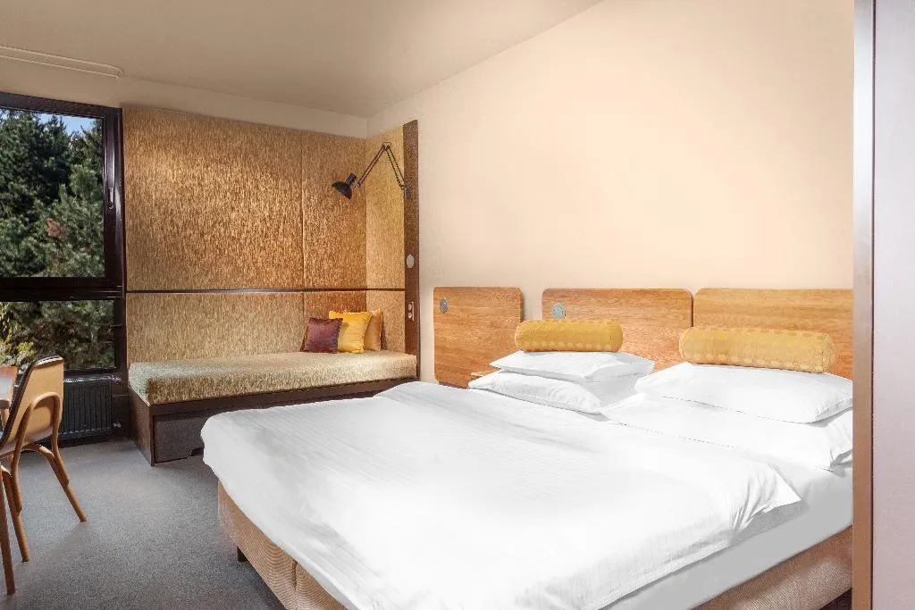 Double or Twin STANDARD Room, Golf Dependance, Prague