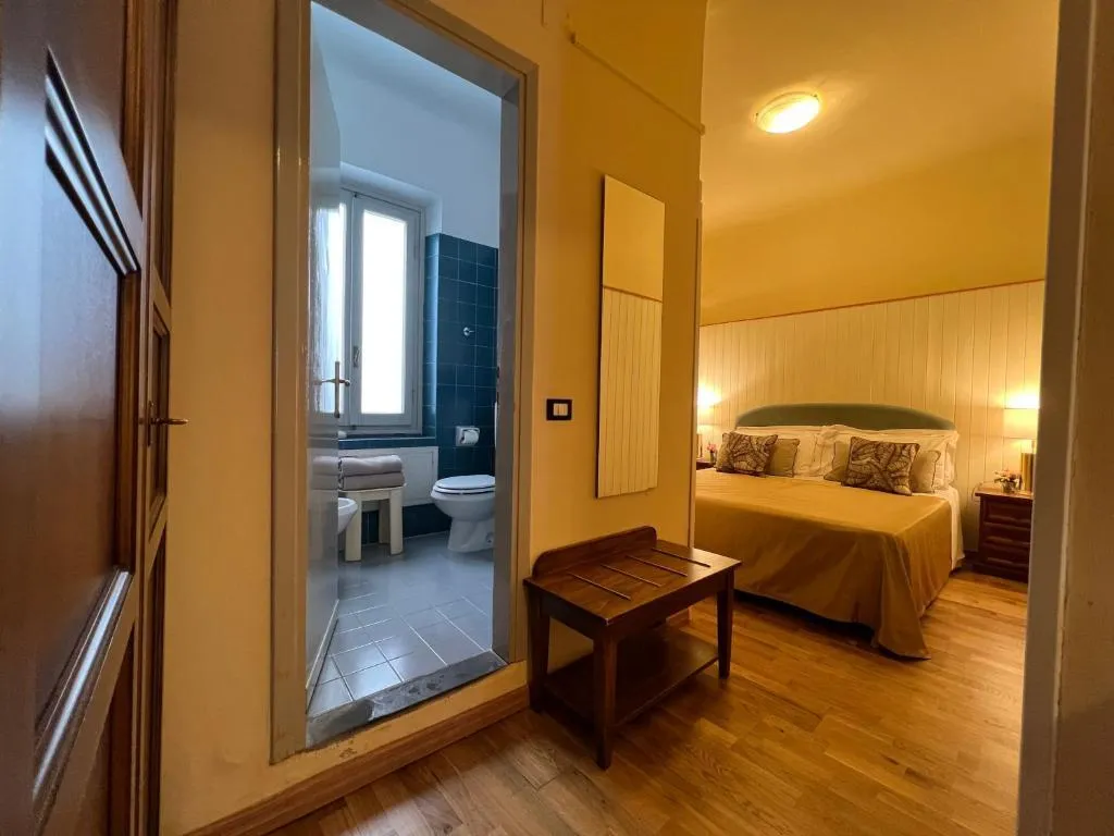 SUITE CAPACITY 4 Room, Hotel Villani, Florence
